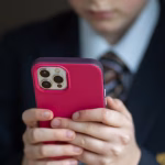 0_Plan-To-Ban-Use-Of-Mobile-Phones-In-Schools-In-England.jpg
