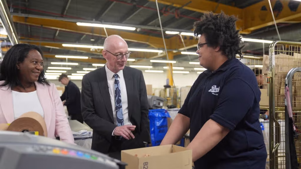 1_EMB-Pat-McFadden-visit-to-Boots-for-Jobs-Guarantee-scheme.jpg