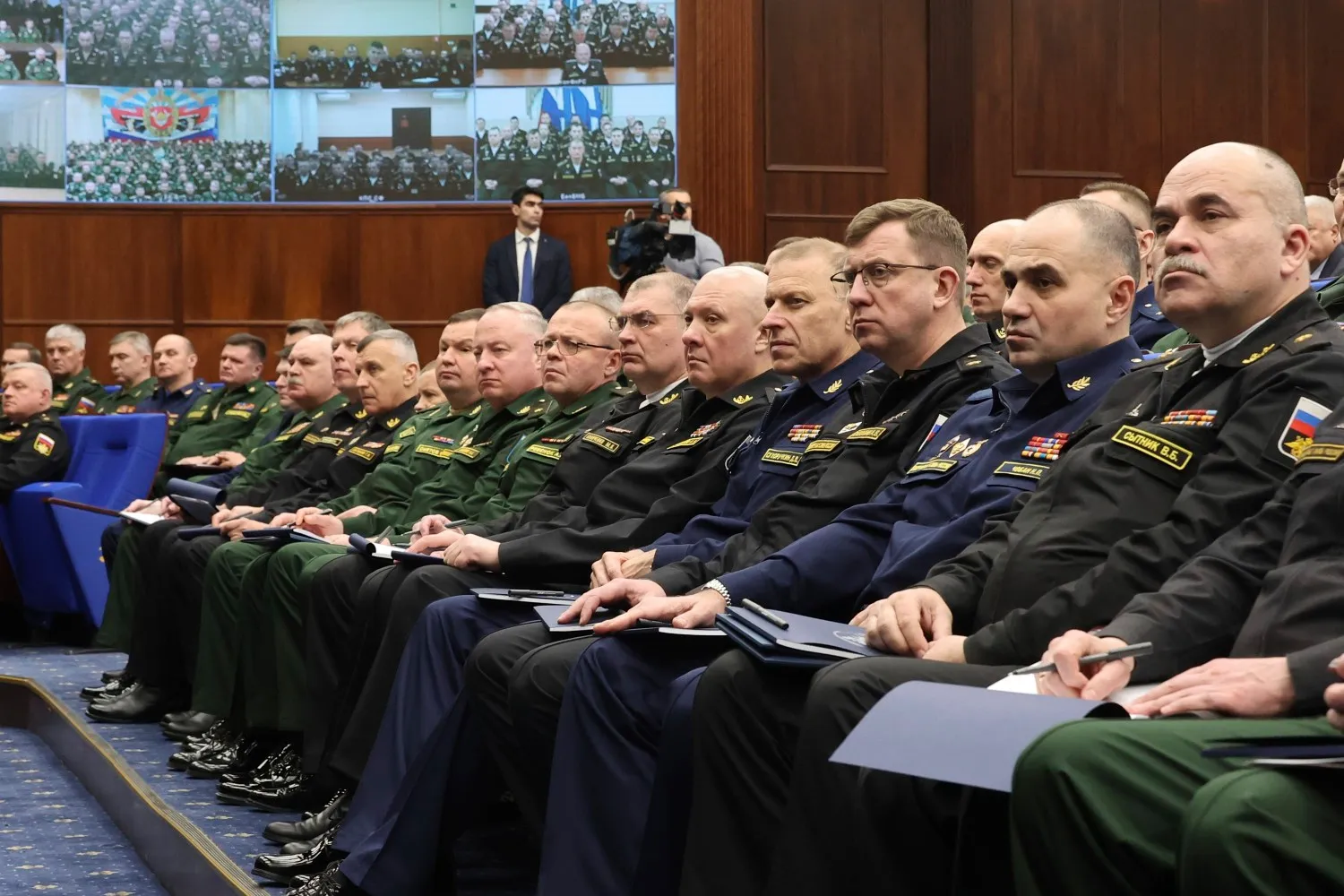Russia_Putin_Military_90939-84a6cjpg-JS867313855.jpg