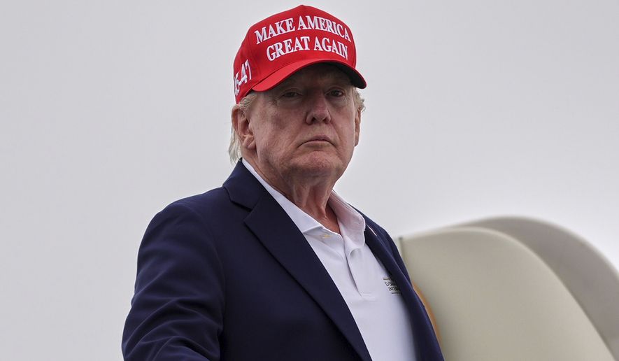 Trump_93_39_c0-254-6071-3793_s885x516_1786987905.jpg