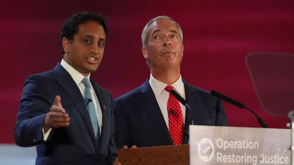 0_Britain-Migration-Farage-25238421958808.jpg