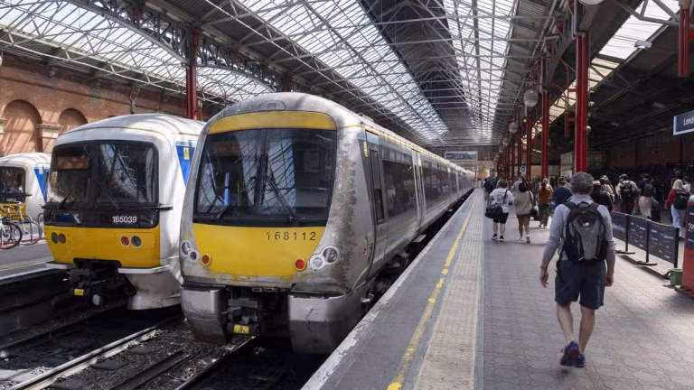 0_Marylebone-Station-Chiltern-Line-Trains-In-London.jpg