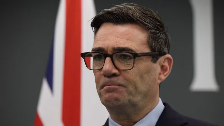 1789917539_0_Irish-Taoiseach-Martin-meets-with-UK-Prime-Minister-Burnham-in-Manchester-United-Kingdom-18-Sep-2.avif
