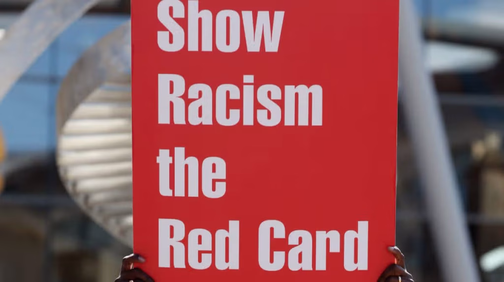 1_LAP_NEC_070814redcard_01JPG.jpg