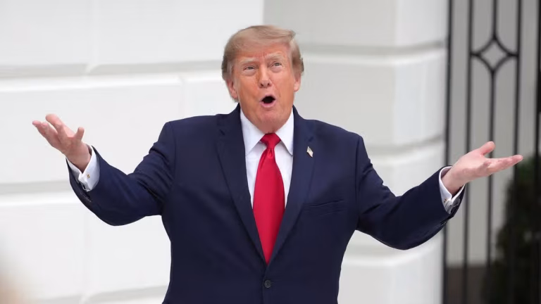 4_Trump-26265144589817.jpg