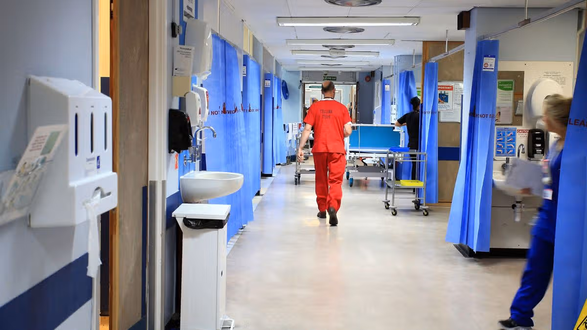 0_NHS-waiting-lists.jpg