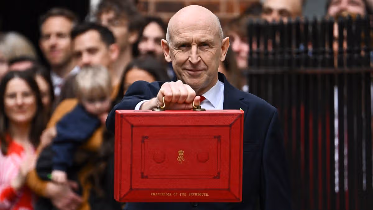 1_BESTPIX-Chancellor-John-Healey-Presents-The-Autumn-Budget.jpg