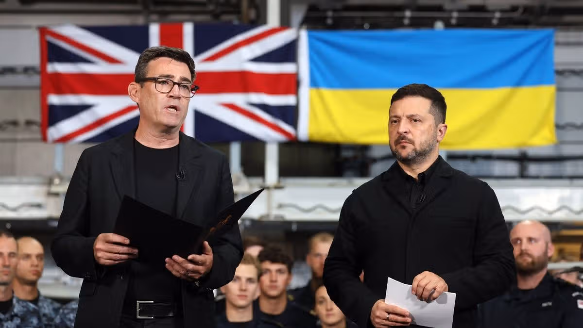 1_British-Prime-Minister-Andy-Burnham-hosts-Ukrainian-President-Volodymyr-Zelensky-at-HMNB-Portsmout.avif