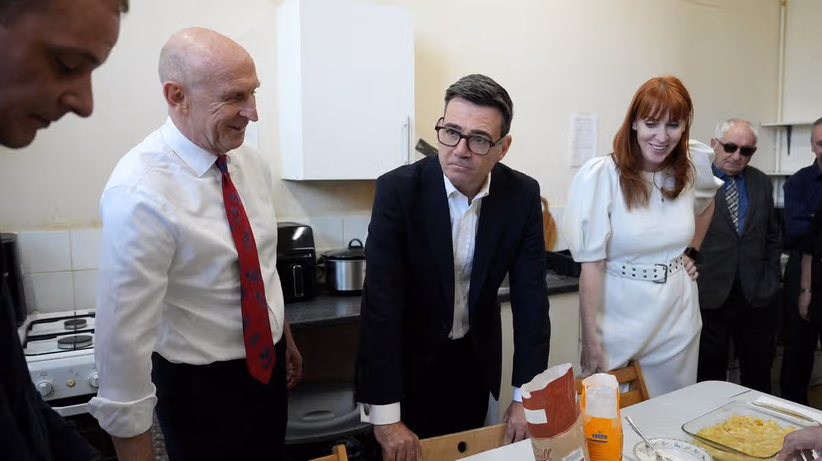 1_The-Prime-Minister-And-Chancellor-Visit-A-Charity-During-Labour-Conference.jpg